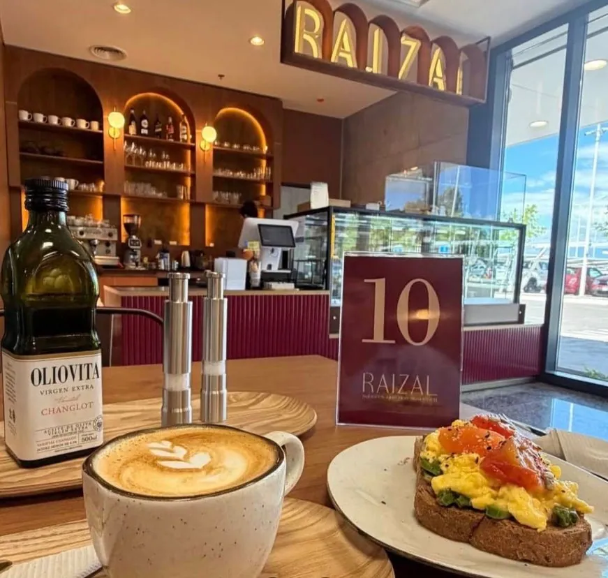 Coffee and brunch at Raizal