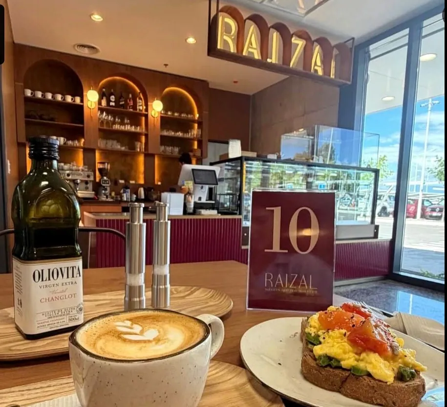 Coffee and brunch served at Raizal